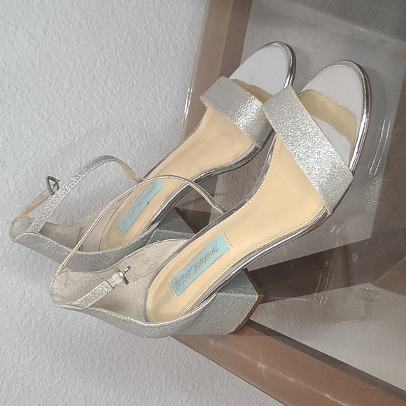 Y2K style Betsey Johnson silver glitter block heels size 7 - Picture 7 of 12